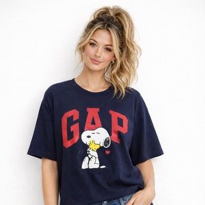 NWT Snoopy Gap Tshirt